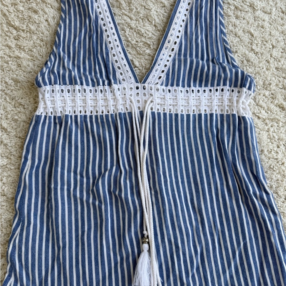 Chic Striped Sleeveless Blouse - Picture 2 of 6